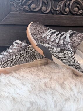 Dolce Vita Zina Lace Up Sneakers Sz 7.5